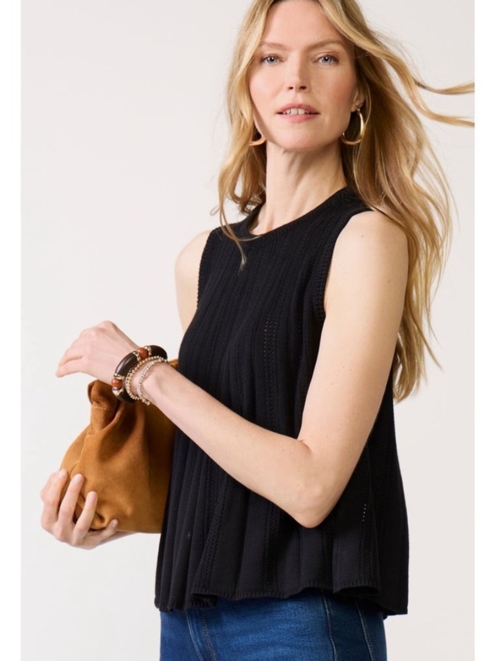 NWT Evereve Mira Swing Hem
Crew Tank Black